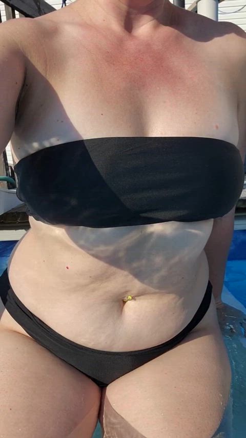 bikini clit fansly milf onlyfans pool swimming pool tease curvy-chicks girls-with-neon-hair