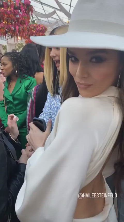 Hailee steinfeld