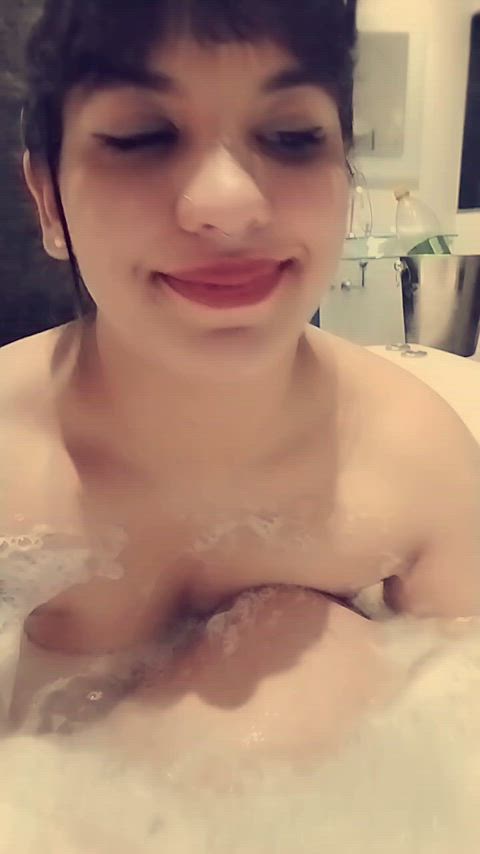 bathtub findom latina clip