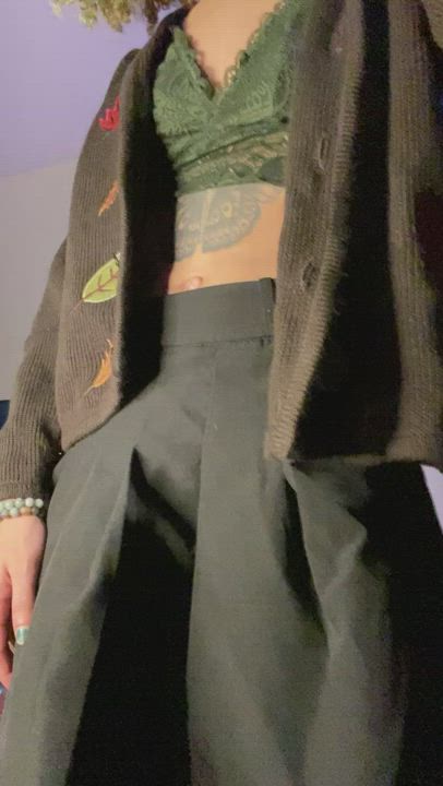 Take a look under my skirt ๐๐ฝ๐๐ฝ