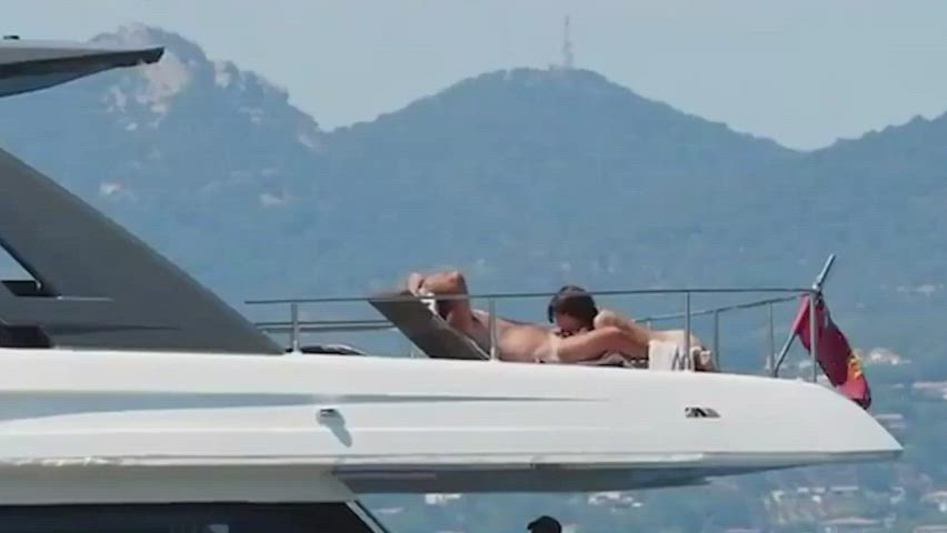 Sunbathing on the yacht 😜🛥️