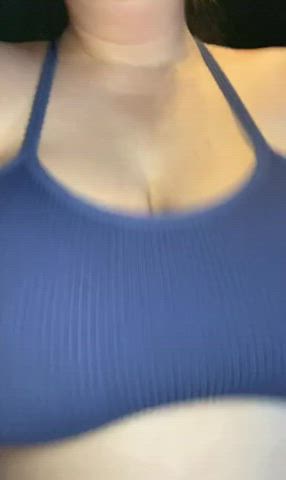 Do you like bouncy Milf tits?