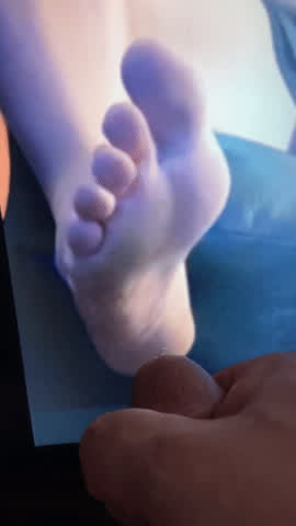 cum cumshot feet foot foot fetish foot worship soles toes tribute clip