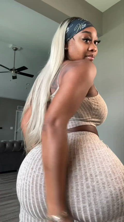 big ass ebony jiggling shorts wedgie clip