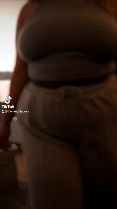 big tits dance dancer dancing hotwife sfw safe sexy tease tiktok fansly-uk clip