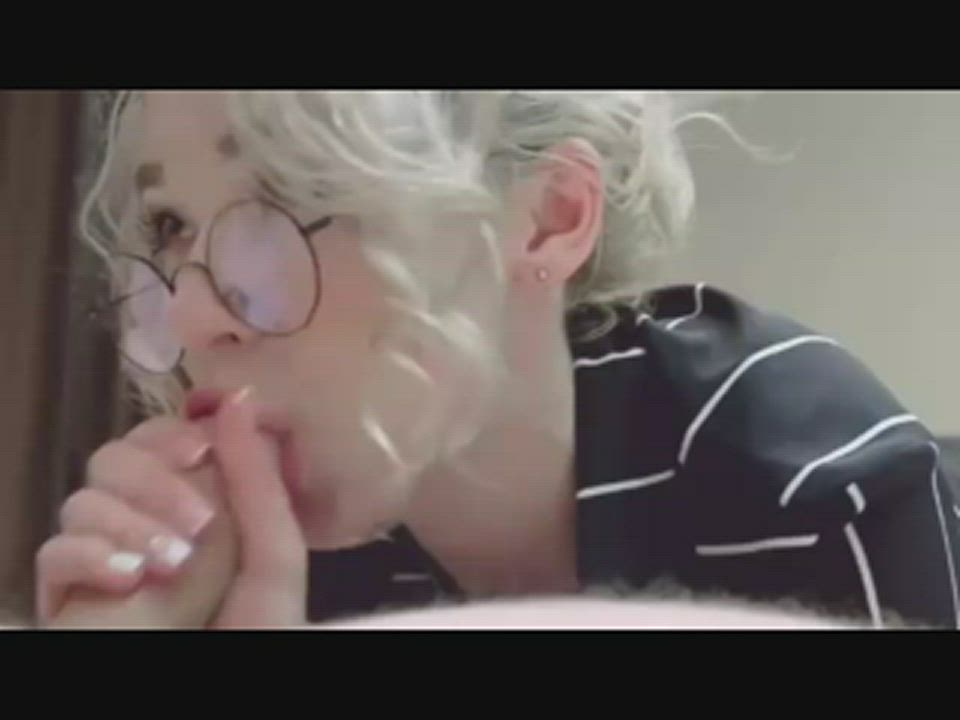 Amateur Blowjob Cute Emo Girlfriend Glasses clip