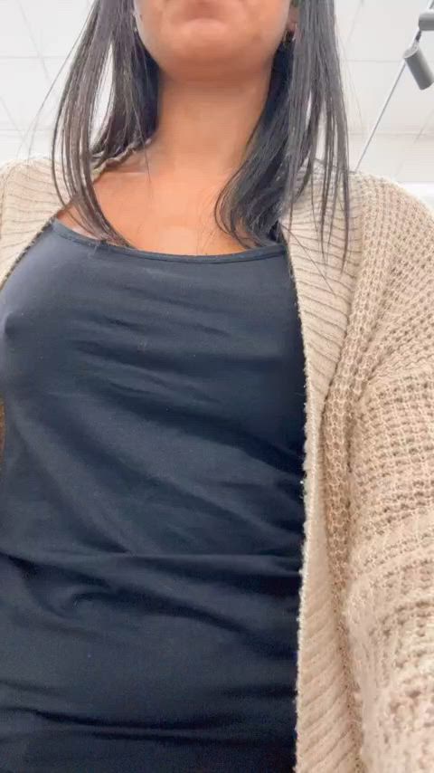 braless latina nipples clip