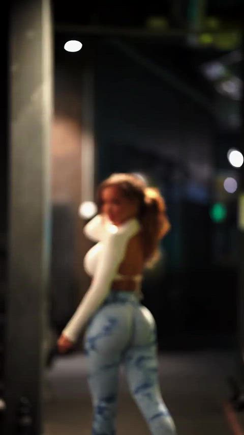 blacked booty caption gym clip
