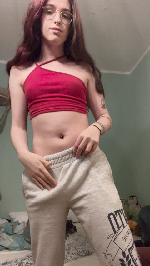 Girlboners go well with gray Sweatpants change my mind