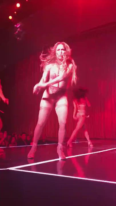 Jerking off to Jennifer Lopez's big ass is pure pleasure.