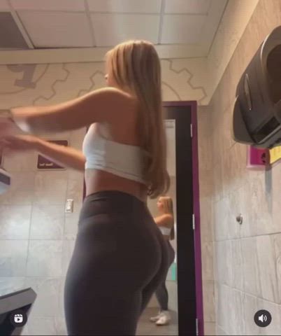 big ass blonde thick thighs clip