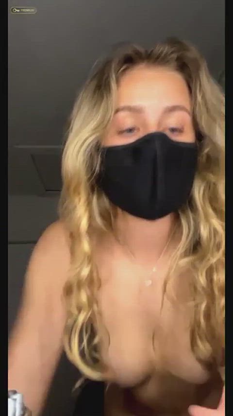 blonde blue eyes twerking clip