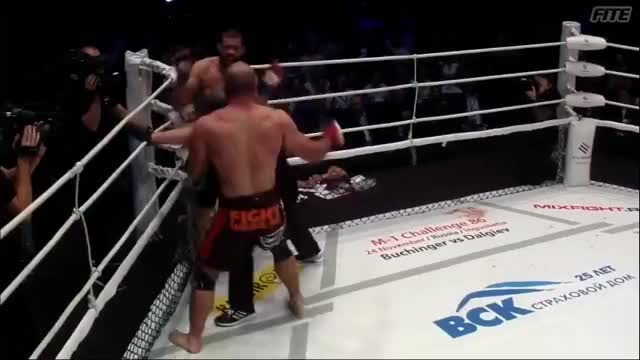 Giga Kukhalashvili TKO's Stephan Puetz at M-1 Challenge 85