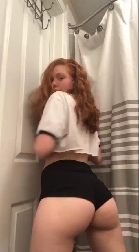 pawg redhead teen twerking clip