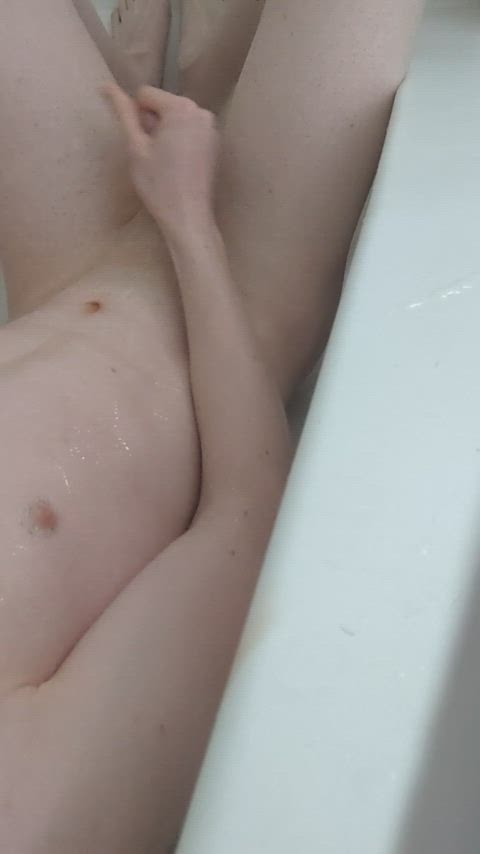 What do y'all think of twinks pissing?