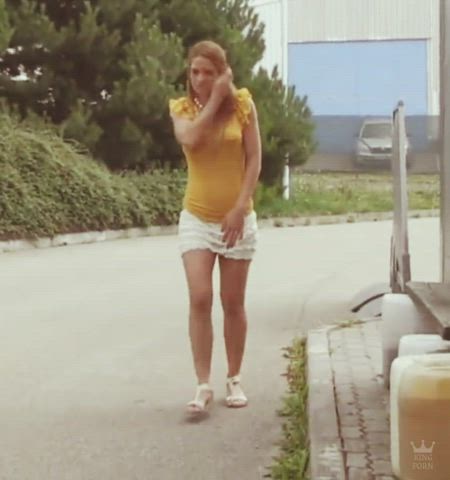 close up outdoor pee peeing piss pissing public pussy redhead clip