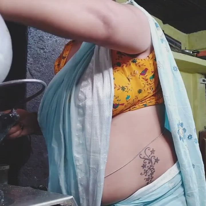 Aunty Indian Mom clip