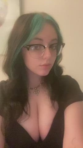 big tits cleavage cute downblouse glasses nerd pale teen tiktok clip