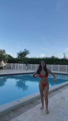 Big Tits Bikini Bouncing Tits clip