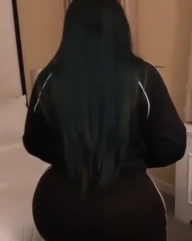 Mya Curvz