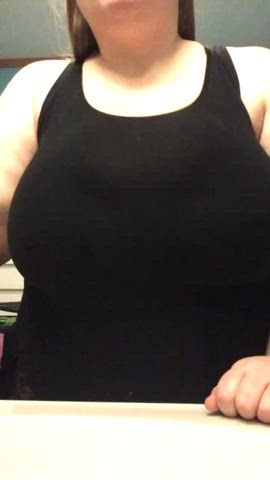 1 year on Reddit, let’s celebrate with a titty drop