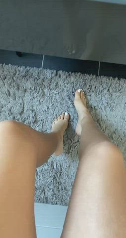 19 years old cute feet feet fetish fetish legs petite teen toes clip