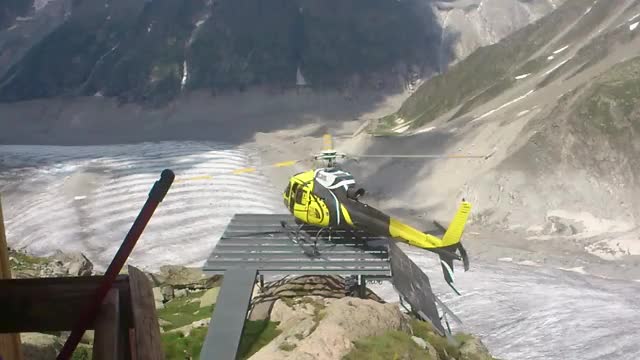 ripsave - A supply helicopter in the French Alps, that guy knows his machine