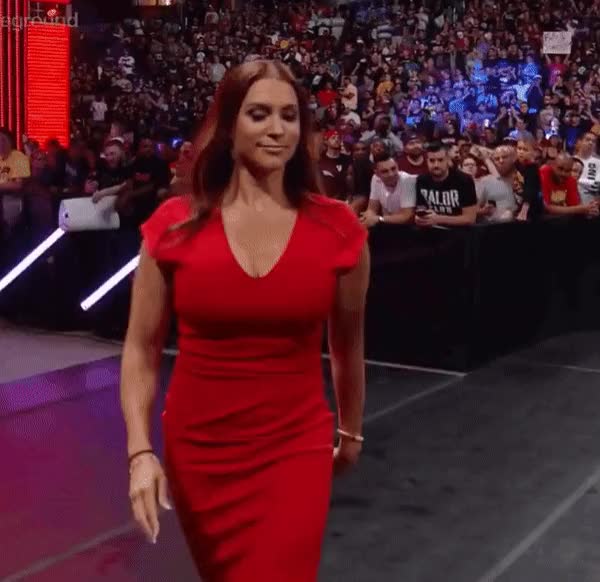 Anyone else grow up watching Stephanie McMahon in WWE and a fan of her? Would love