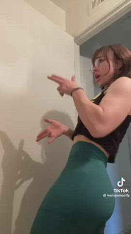 Ass Muscular Girl White Girl clip