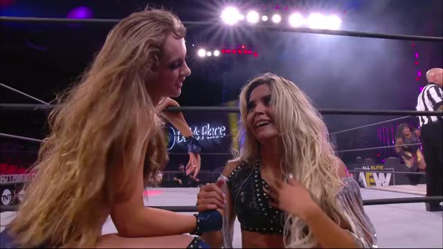 Anna Jay and Taynara Conti