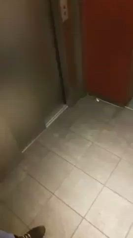 amateur blowjob elevator fffm foursome homemade public sucking clip