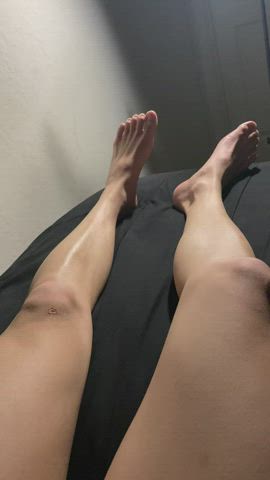With these legs redditors think I’m a girl sometimes😅🧡
