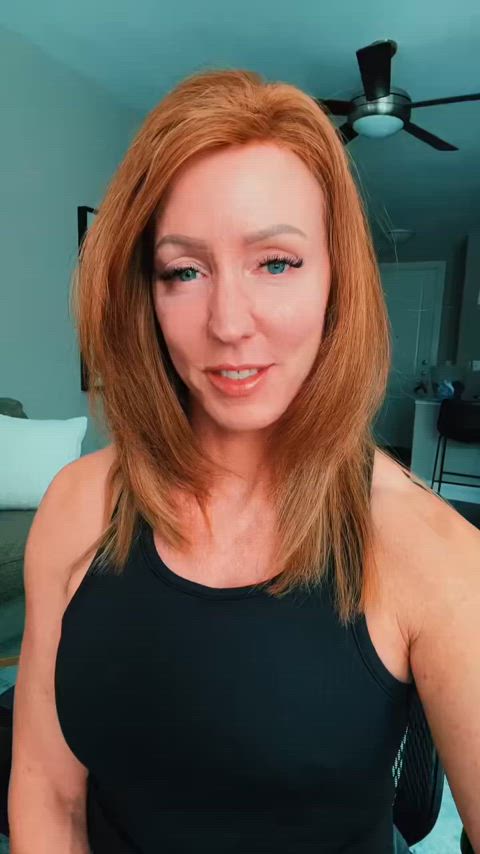 fitwifejewels funny jewels milf muscular milf fun clip