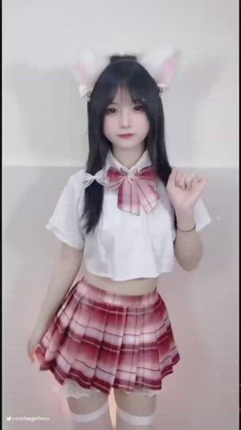 Cute Cosplayer Dance