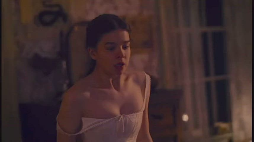 celebrity hailee steinfeld sexy clip