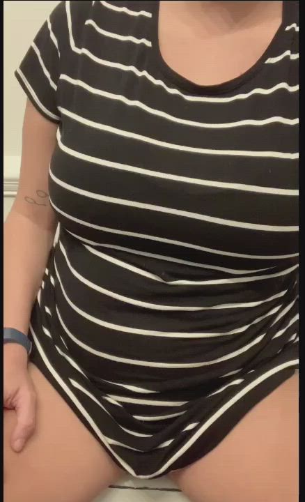 Can mommys with big tits drop? 36DDD