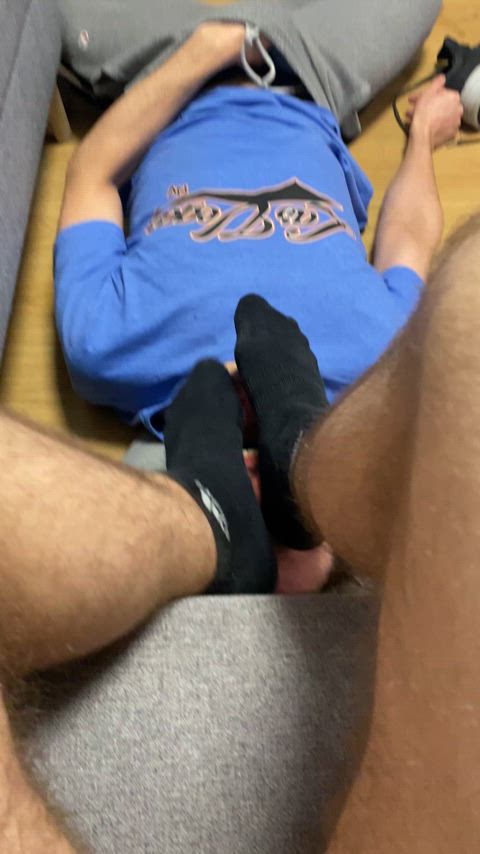 Caught this foot freak staring at my feet 😈 @polish_alpha