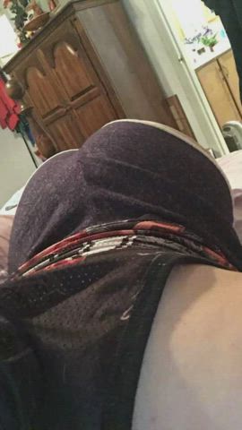 My girlfriend's sexy ass is the perfect cum target