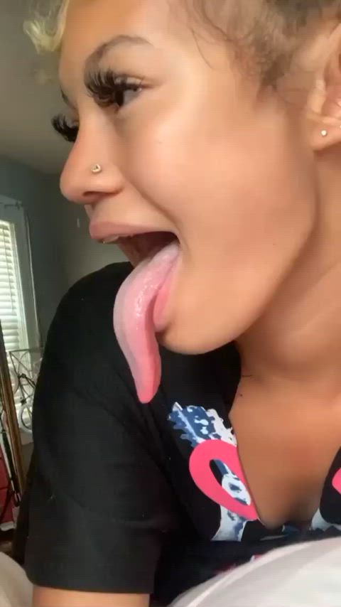 ebony long tongue tongue tongue fetish clip