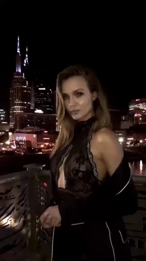 Josephine Skriver clip