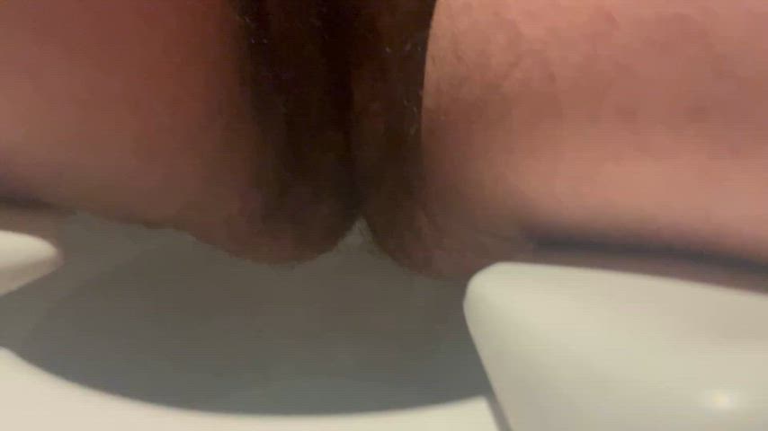 amateur hairy pussy piss pissing toilet clip