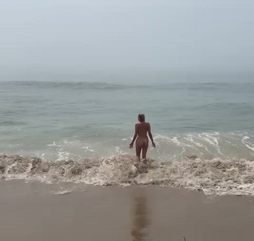 a little fog and an empty beach