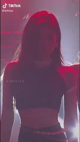 Fuck Jennie you’re making me horny with your moves 🥵🥵👅👅💦💦