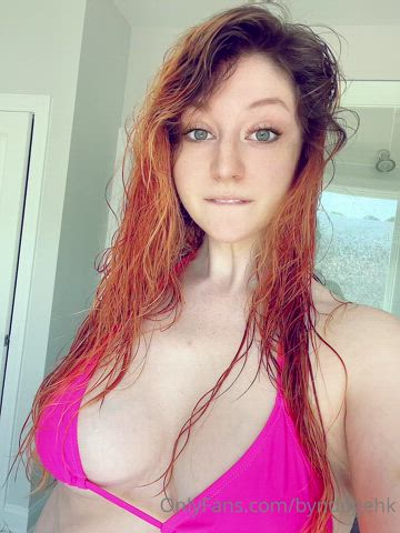 Bikini Redhead Tits clip