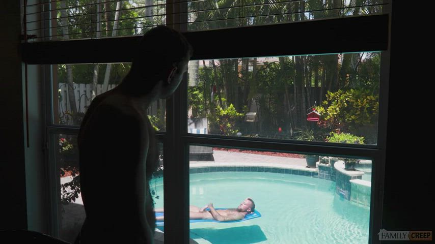 Caught my uncle jerking off in our pool!