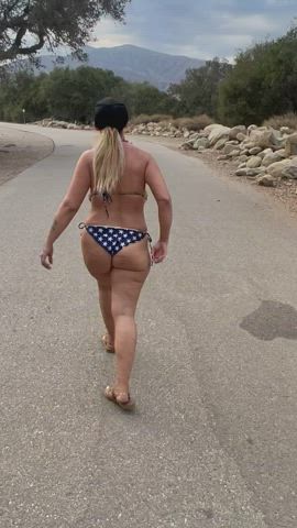 american big ass big tits bikini blonde milf swimsuit clip