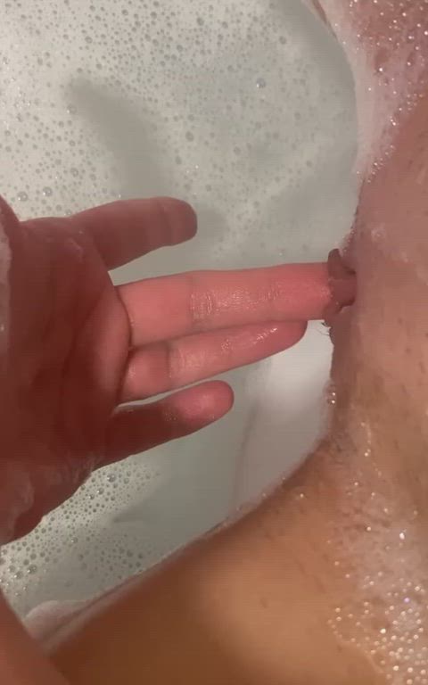 ....fingering pussy in the bath