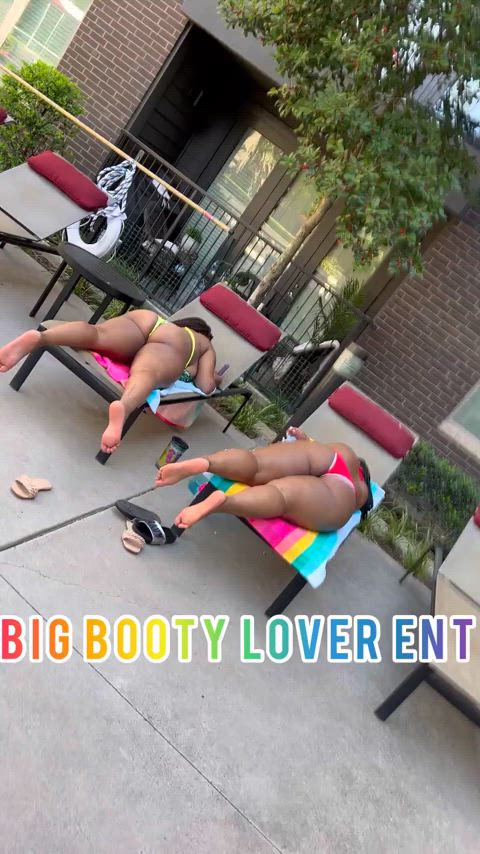 ass big ass bikini candid ebony girls outdoor public voyeur r/caughtpublic thick-booty