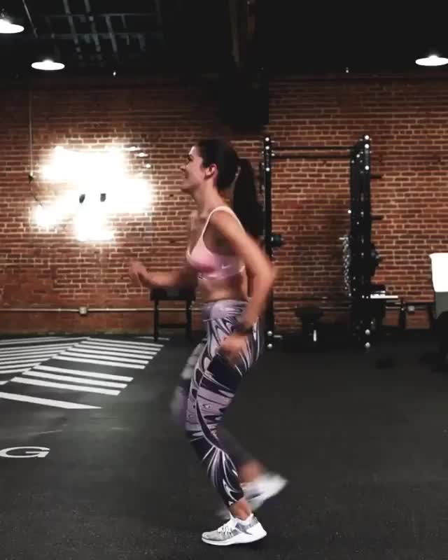 Isabelle Fuhrman celebs instagram clip