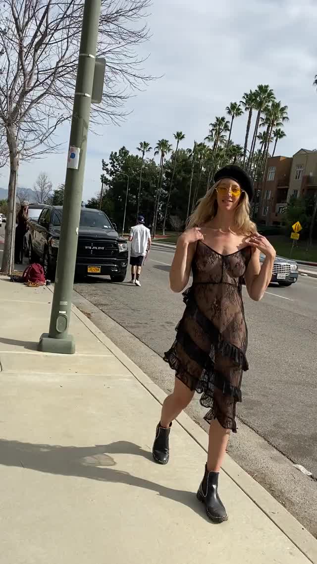 Flashing all my bits while I strut through town [OC]